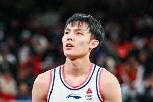 广东男子篮球后卫徐杰24岁生日快乐！