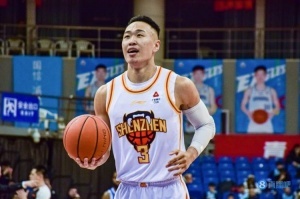 深圳男篮球员贺希宁谈未来发展