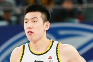 CBA总决赛G1：辽宁男篮主场击败新疆，领先1比0