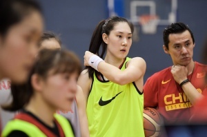 中国女篮击败澳大利亚赢得热身赛