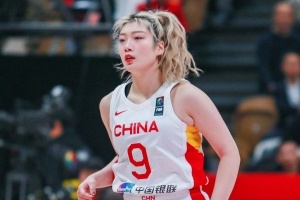 中国女篮球星李梦回归训练情况曝光