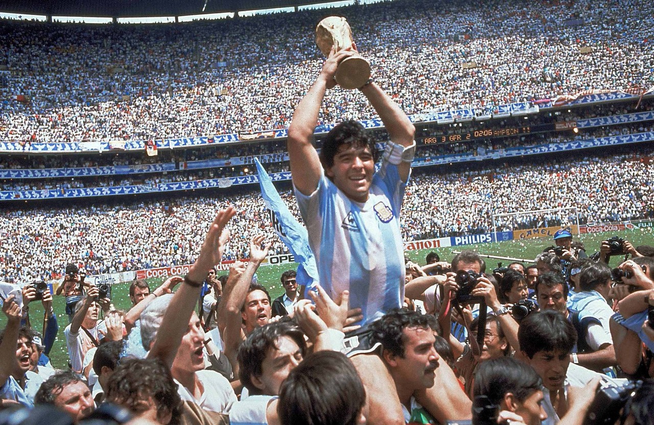 1982年来历届世界杯金球奖：马拉多纳86封神，梅西14年7场4球获奖
