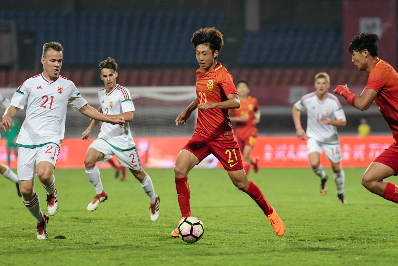 记者：中国青少年竞训水平低下，对阵东南亚球队毫无优势