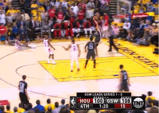 金州拉文重现!库里比赛期间完成战斧炸扣