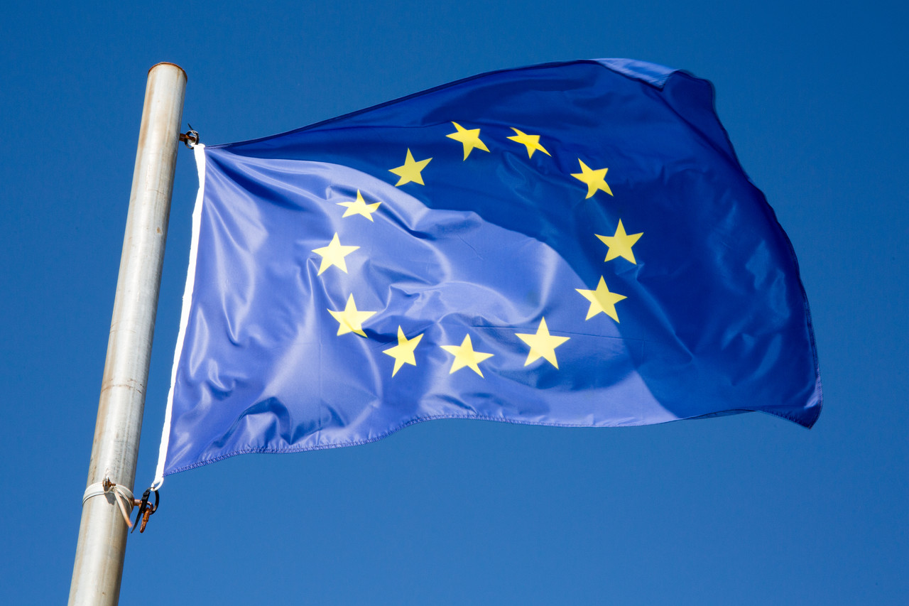 世体：为减少污染，欧盟可能从2031年起禁止建造橡胶人造草皮
