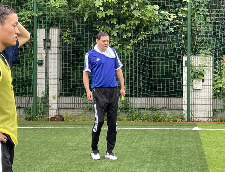 范志毅评青年队孩子玩手机:玩物丧志