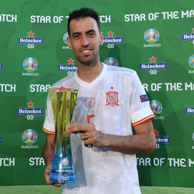 以最佳状态回归！布斯克茨当选西班牙5-0斯洛伐克全场最佳球员