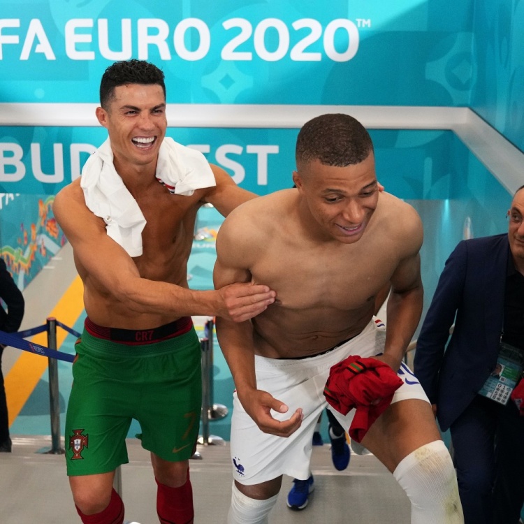 今日趣图：“球门描边艺术家”莫拉塔