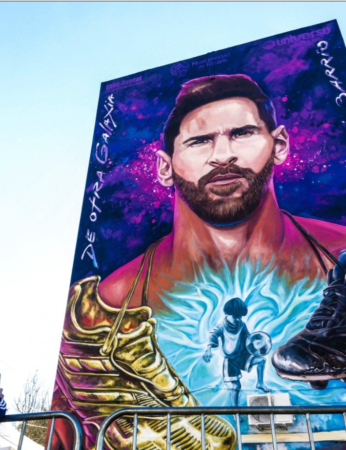 【蜗牛电竞】从小孩到足坛信仰，梅西巨幅壁画在阿根廷揭幕