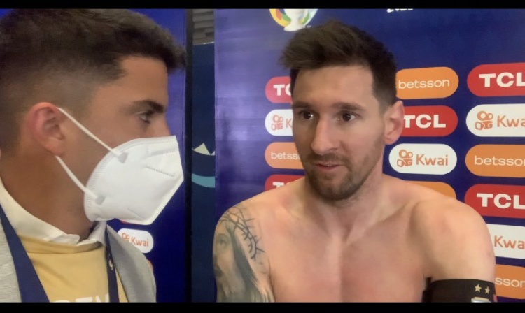 梅西:马丁内斯表现是现象级的 我总是为国家队付出了一切