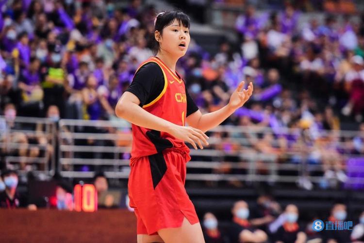 热身赛-中国女篮不敌浙江男篮青年队 韩旭20分7篮板