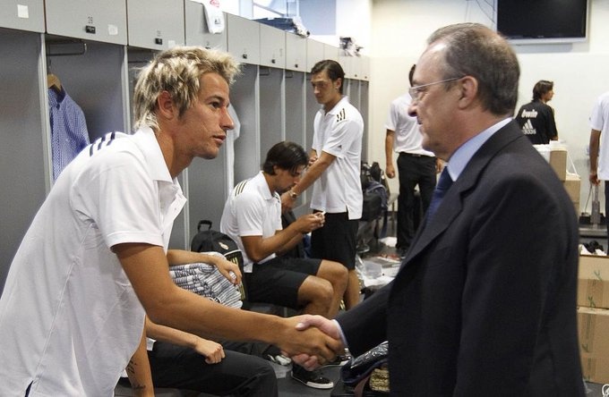 今日趣图:互换交易?巴萨是专业的