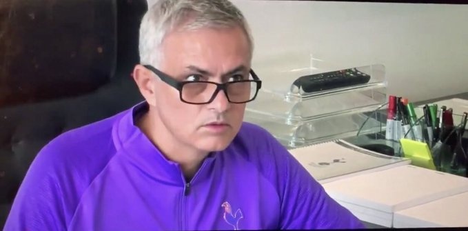 今日趣图:互换交易?巴萨是专业的