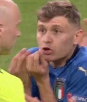 今日趣图:互换交易?巴萨是专业的