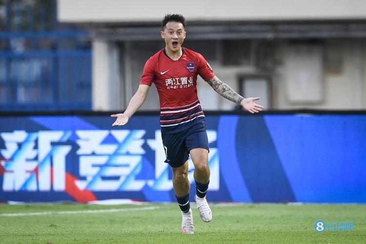 足球报：冯劲已被重庆队欠薪15个月 金额巨大不会撤诉将继续仲裁