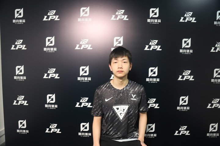 直播吧专访omgcreme新版本塞拉斯好上分下一场希望能赢下xiye