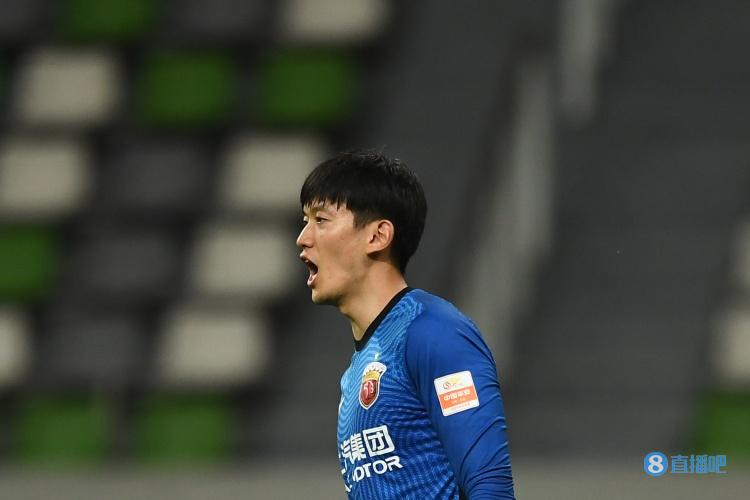 海港门将教练：颜骏凌是当下中国门将的天花板，能在中超踢到40岁