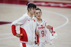 中国女篮国家队中锋李月汝将返程回国会合球队