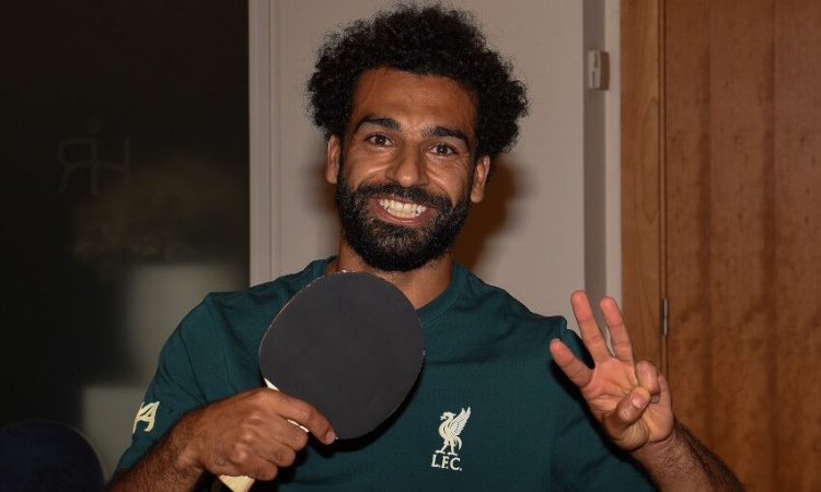 利物浦队内乒乓球锦标赛：萨拉赫勇夺冠军