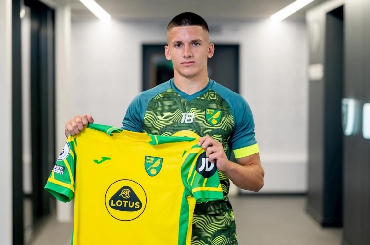 官方：诺维奇签希腊年轻国脚佐利斯，转会费最高可达1150万镑