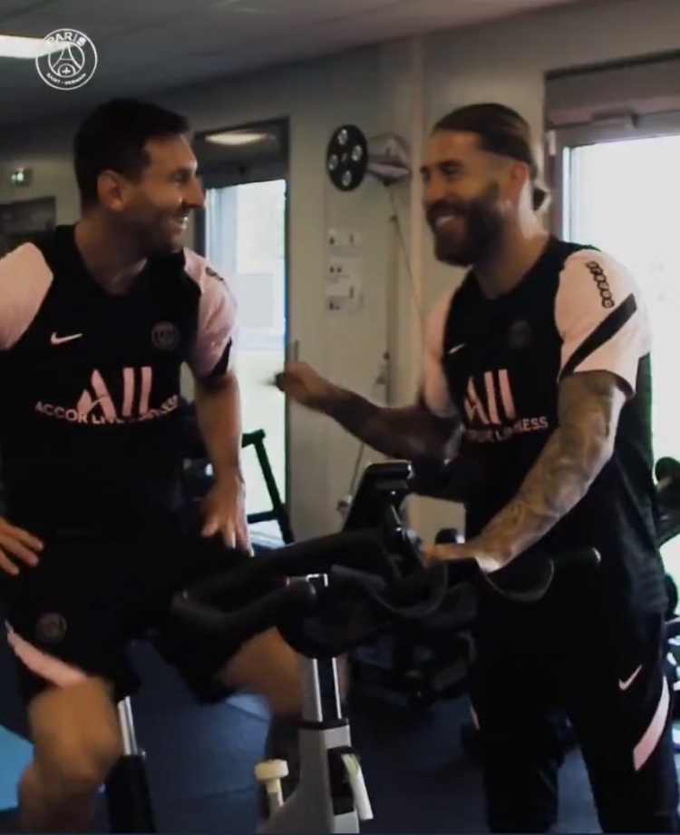 今日趣图：这沉醉的表情，一定是爱的深沉