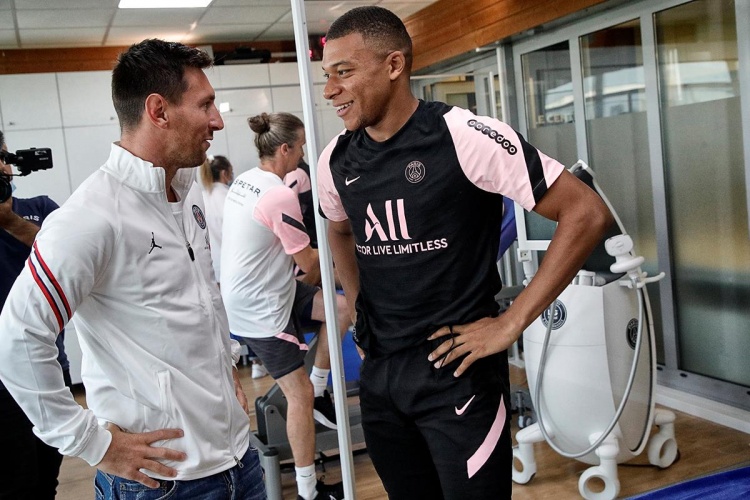 今日趣图：这沉醉的表情，一定是爱的深沉