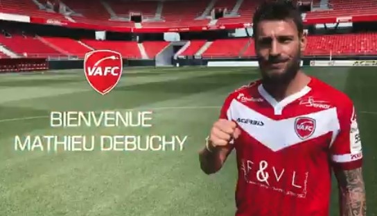 官方：36岁老将德布希加盟法乙瓦朗谢讷，合同“2+1”