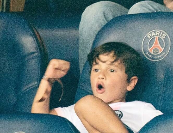 今日趣图：who needs Messi？