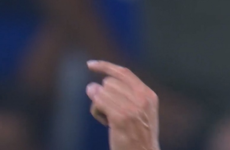 今日趣图：亿镑消费已获一球回馈