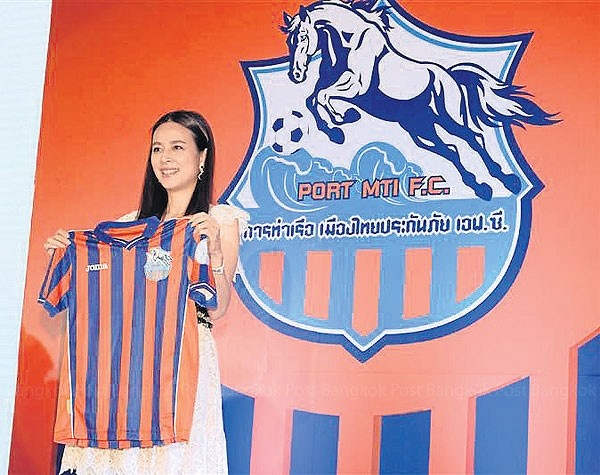 泰国足协任命伍伦盼女士担任泰国国家队兼U23经理
