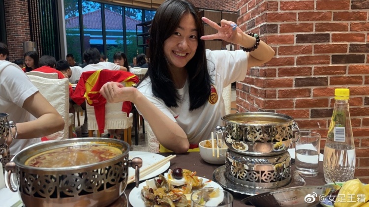 王霜发博祝福吴海燕:像风一样的女人,期待你快快重回赛场