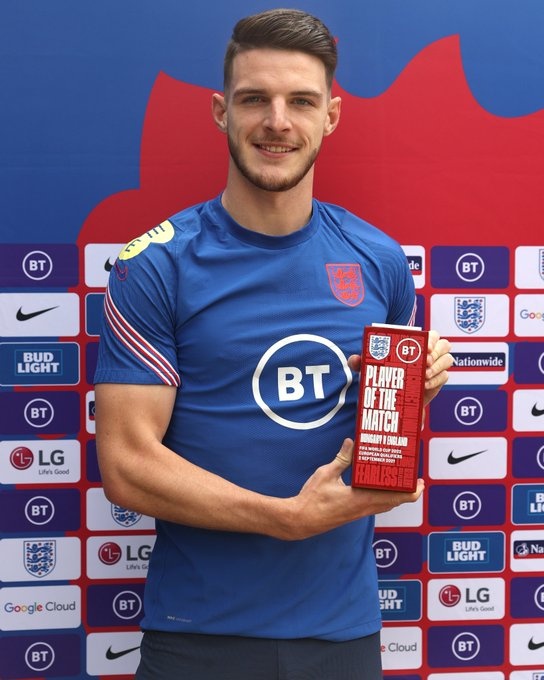 官方:赖斯当选英格兰4-0匈牙利一役最佳球员