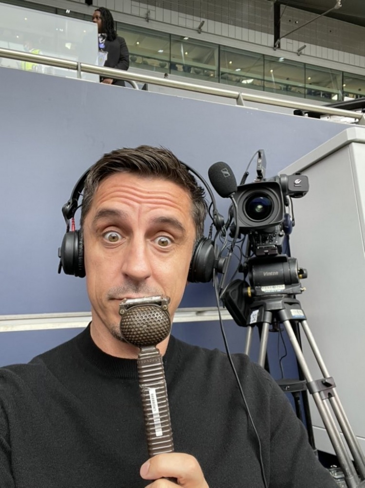 内维尔:知道你们在看C罗,但愿意的话等会来看热刺vs切尔西