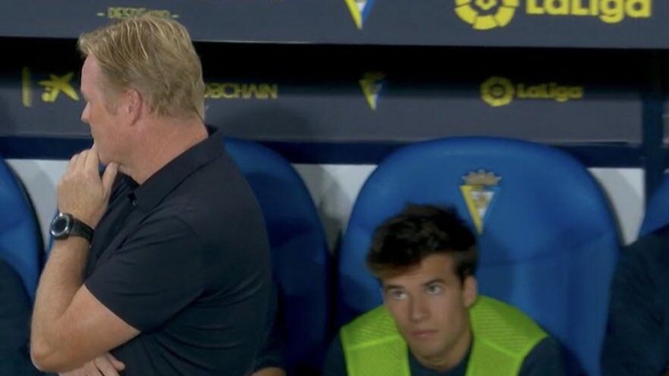 你看我还有机会吗？普吉在比赛中紧紧盯着科曼背影