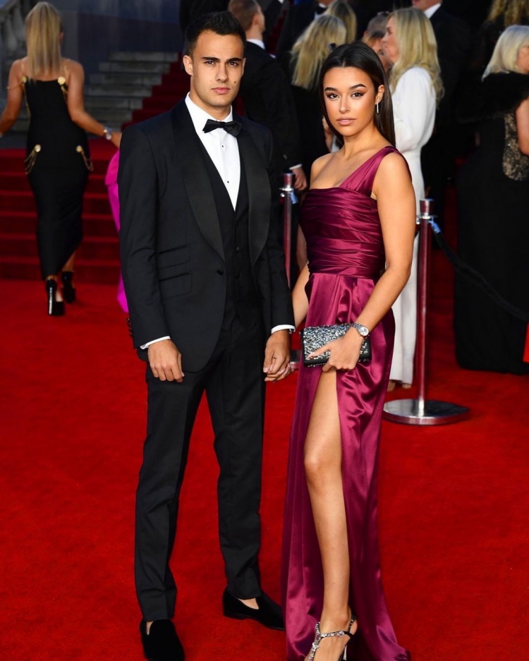 盛装出席,雷吉隆和女友参加《007:无暇赴死》伦敦首映礼