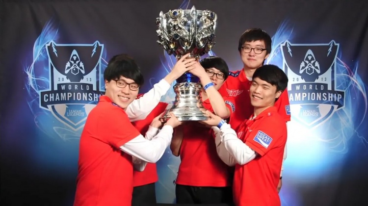 八年前的今天—skt t1在斯台普斯中心拿到2013全球总决赛冠军