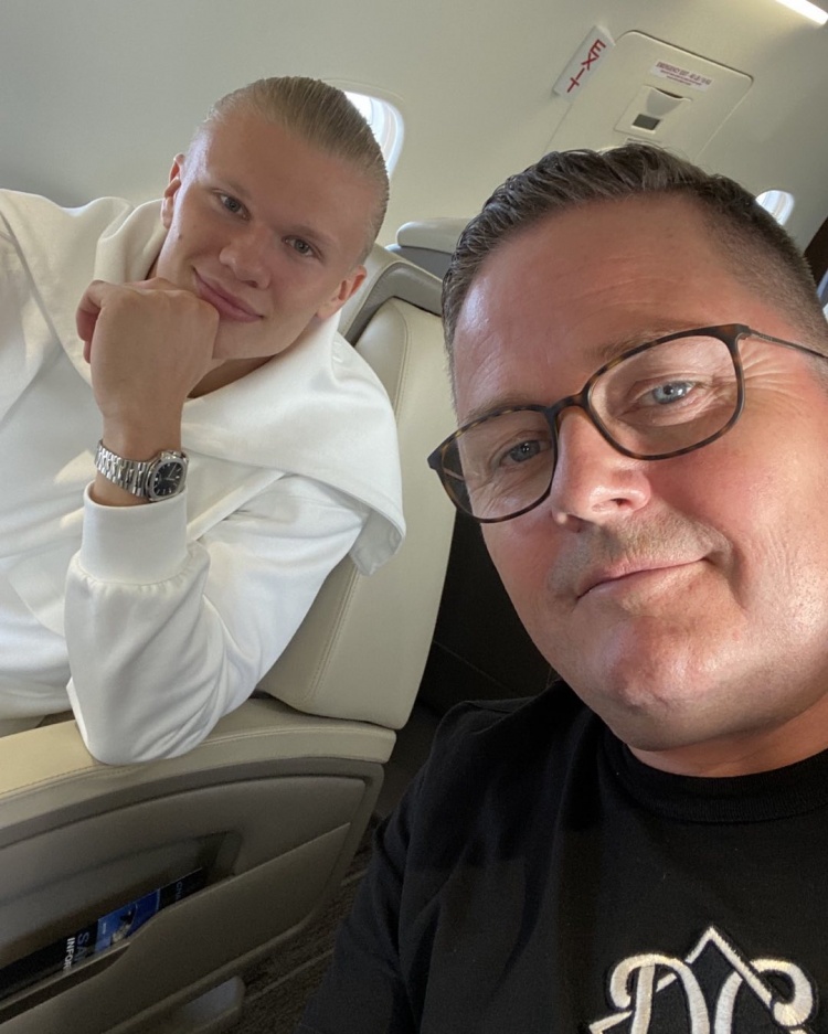 体图：哈兰德与叔叔艾格加关系很好，若转会将听取他的意见