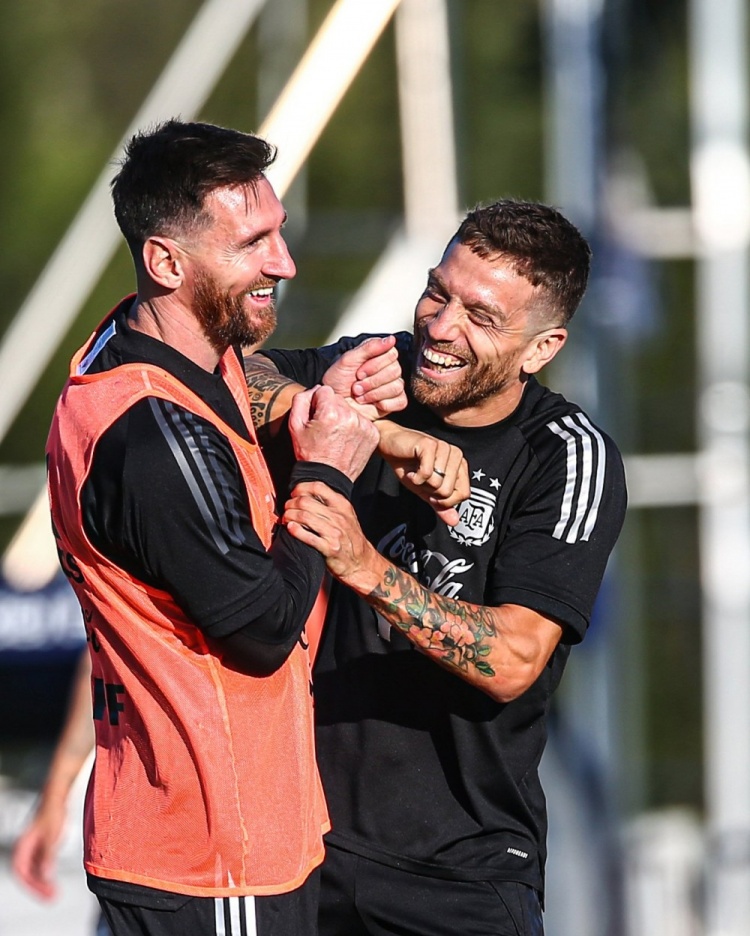 今日趣图：国足出线20周年，迎南而上！