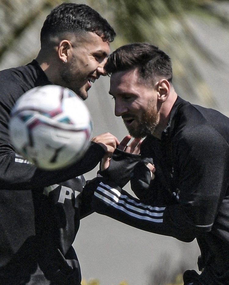 今日趣图：国足出线20周年，迎南而上！