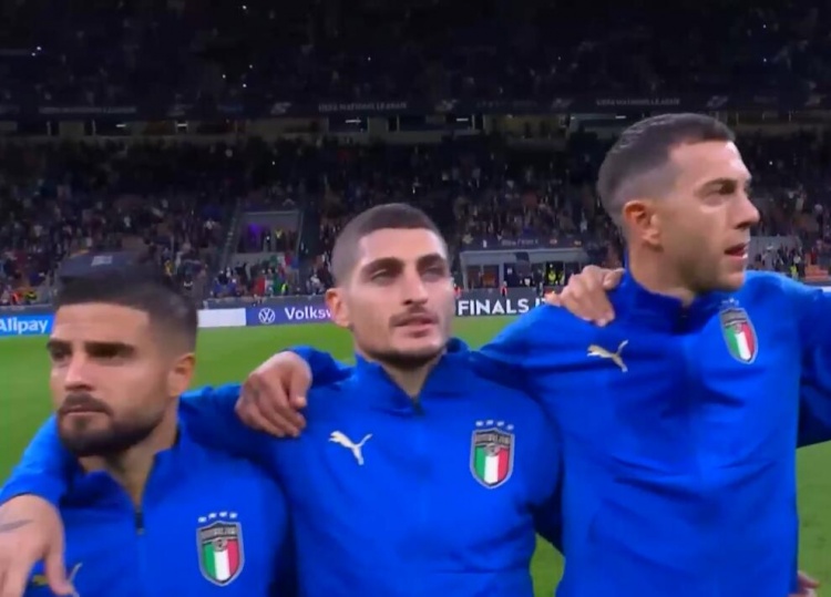 今日趣图：国足出线20周年，迎南而上！