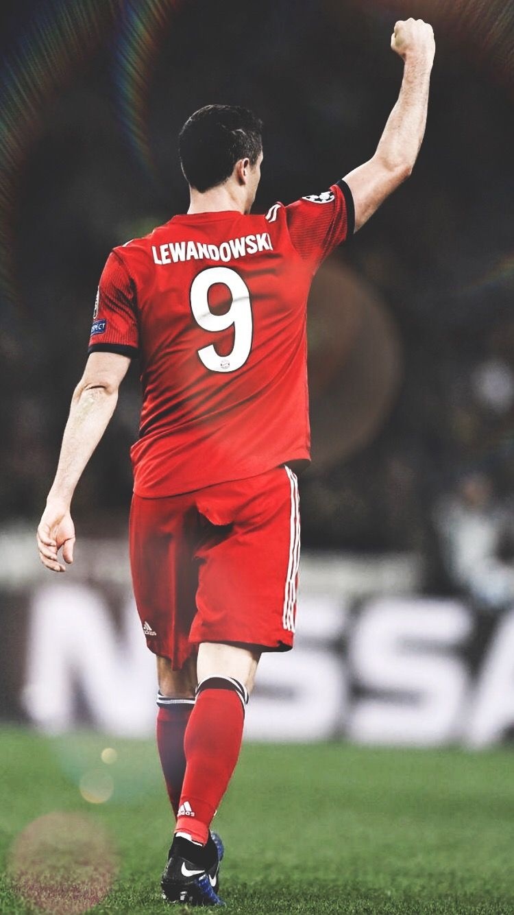 今日趣图：国足出线20周年，迎南而上！