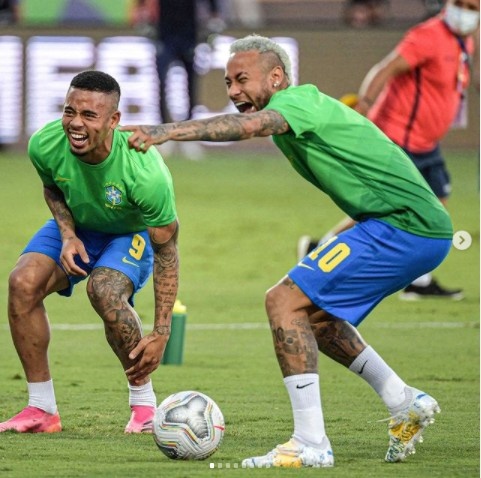 今日趣图：国足出线20周年，迎南而上！