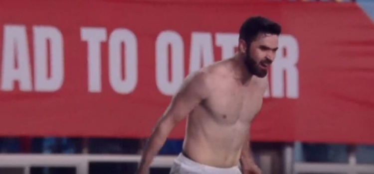 反重力凌空!赫里宾侧身爆射破门后模仿C罗庆祝