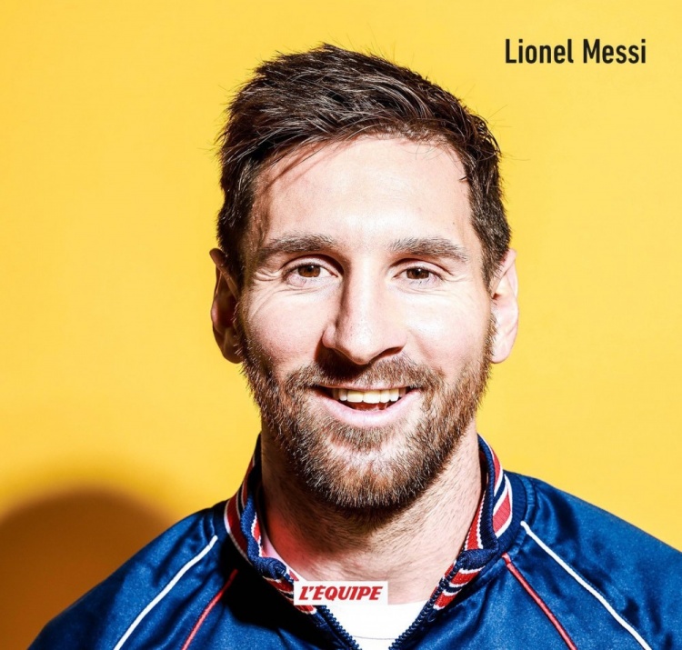 ?【图集】梅西接受《法国足球》专访时拍摄的写真图