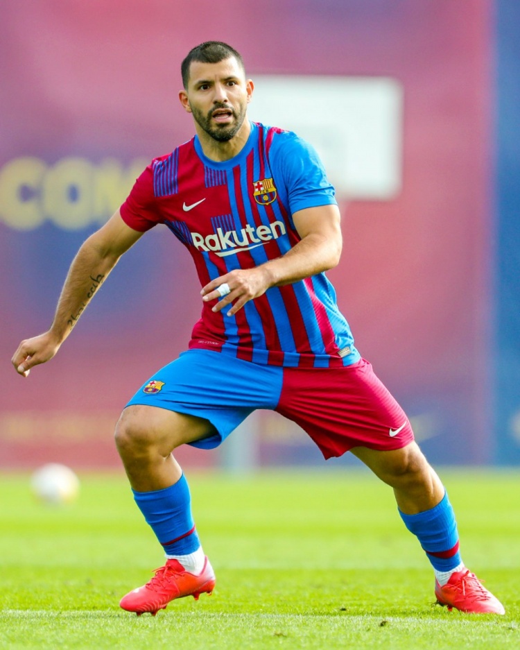 今日趣图：足坛首创门锋、门腰战术