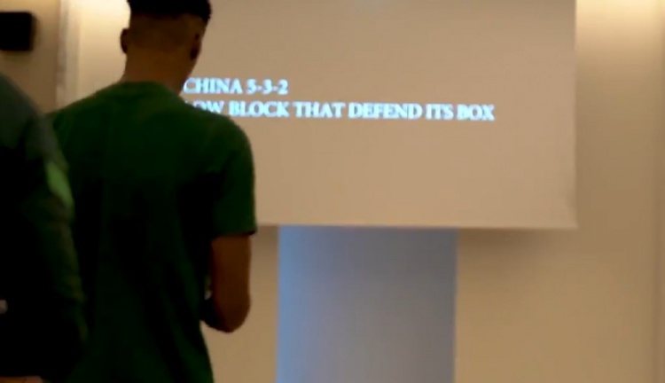 被看穿?沙特赛前准备会议：已预测到国足会摆出五后卫阵型