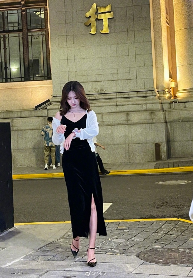 miss晒照总感觉自己最近娘里娘气的