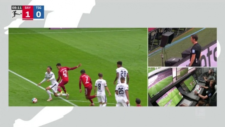 格纳布里爆射破门,但裁判观看VAR后认定犯规在先进球无效