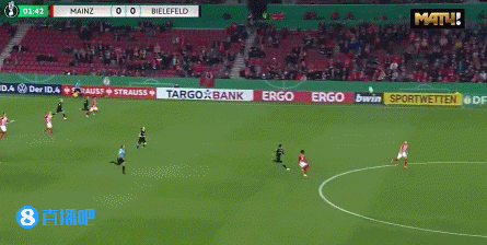 四两拨千斤！奥川雅也接直塞获单刀，右脚一趟左脚轻巧一挑破门