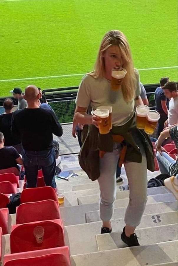 今日趣图:新假条到手,回去睡觉打游戏咯......